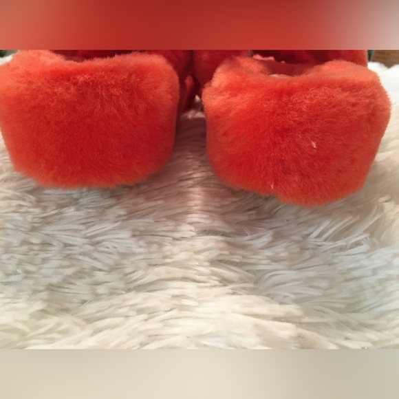 UGG Women's Fluff Yeah Slide Slippers - LIKE NEW CONDITION! - Picture 6 of 12